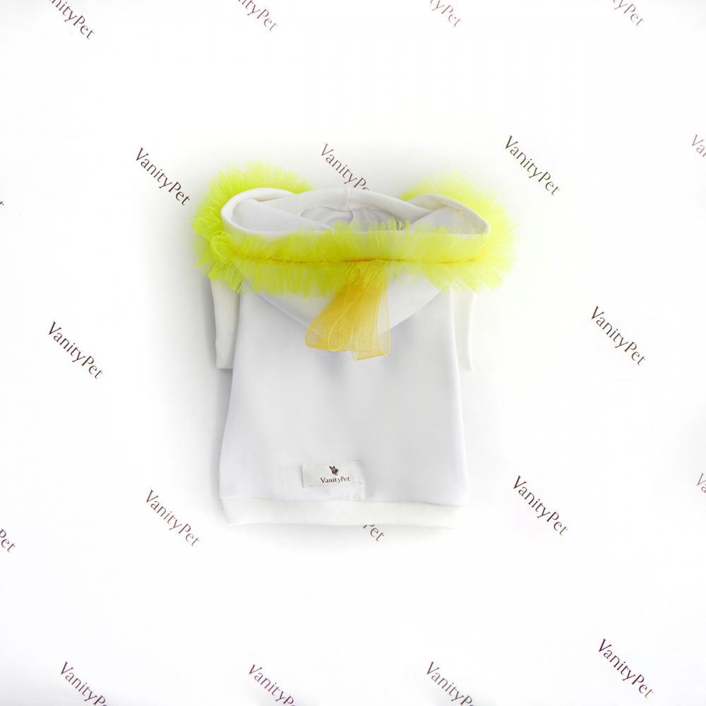 maglietta t-shirt per cani alla moda colore bianca con cappuccio e tulle gialle